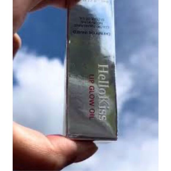 HelloKiss - NWT - Lip Glow Oil/01 Pink/Cherry Oil Infused Color .27 fl oz Sealed - Picture 3 of 9